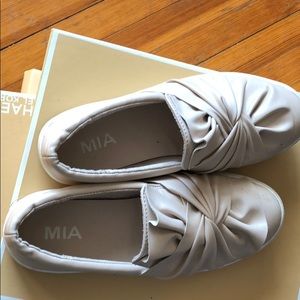 Mia sneaker